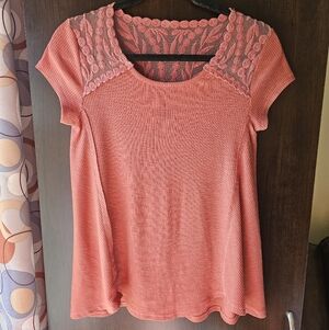 Jolt Coral Lace Short Sleeve Top
